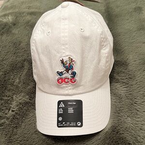 New Mens L/XL NIKE ACG adjustable performance hat.